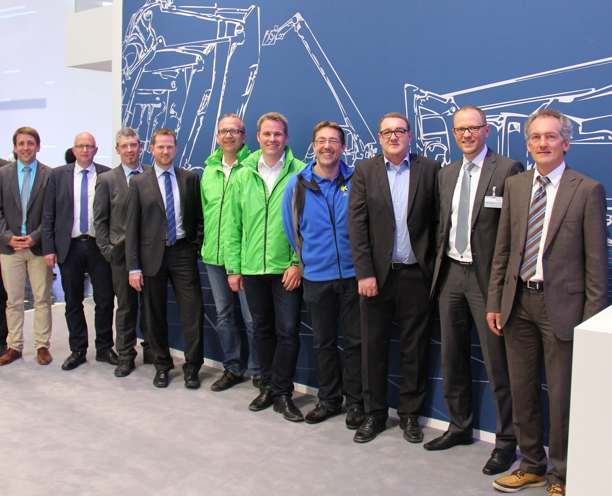 RexrothDACH's tweet photo. Starke Partner, kundennah - mit #Systemintegratoren bauen wir in der #Mobilhydraulik die Kundenbetreuung vor Ort aus https://t.co/1XMxSfilbt https://t.co/Ypy031F87x