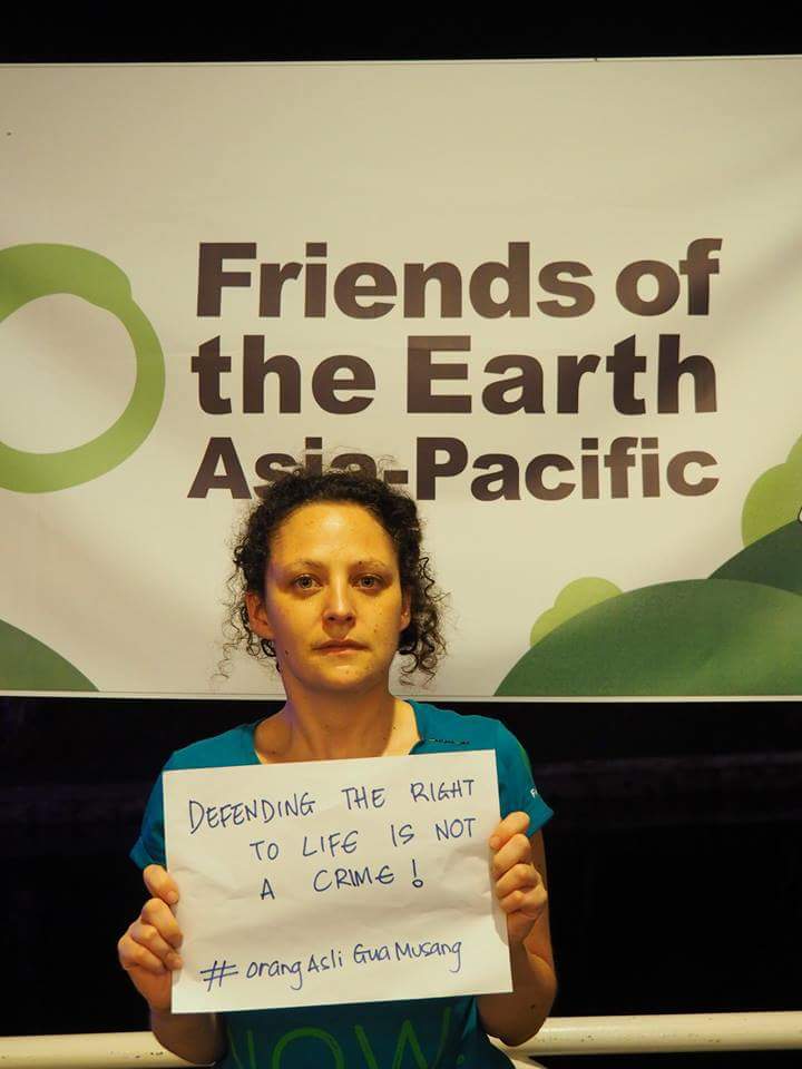 AtTheEdgeMsia's tweet photo. Friends of the Earth Int'l participants in Lampung, Indonesia for Biennial GM #solidarity #bebasOA #GuaMusang #saveourforests #StandingRock https://t.co/7SY1UI2sew