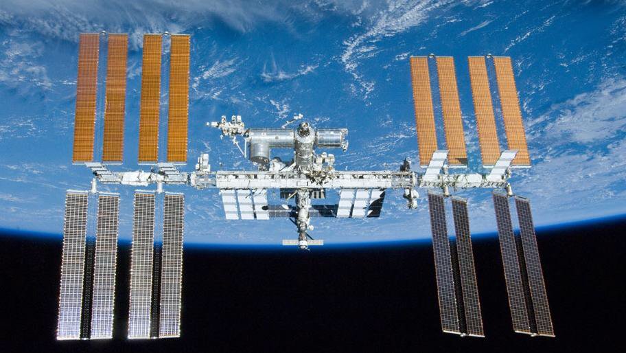 DeepSpaceDrones's tweet photo. #US would lose an upcoming #SpaceRace 

https://t.co/NbHy2lpj45

#Space #SpaceWar #Military #Warefare #Cyberwar #CuberAttack #Satellites https://t.co/YCCIJL23I4