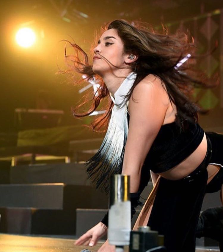 carolfb99's tweet photo. Amém lauren jauregui 
Não sei lidar com isso  ❤😍 https://t.co/UNIDCmwpn4
