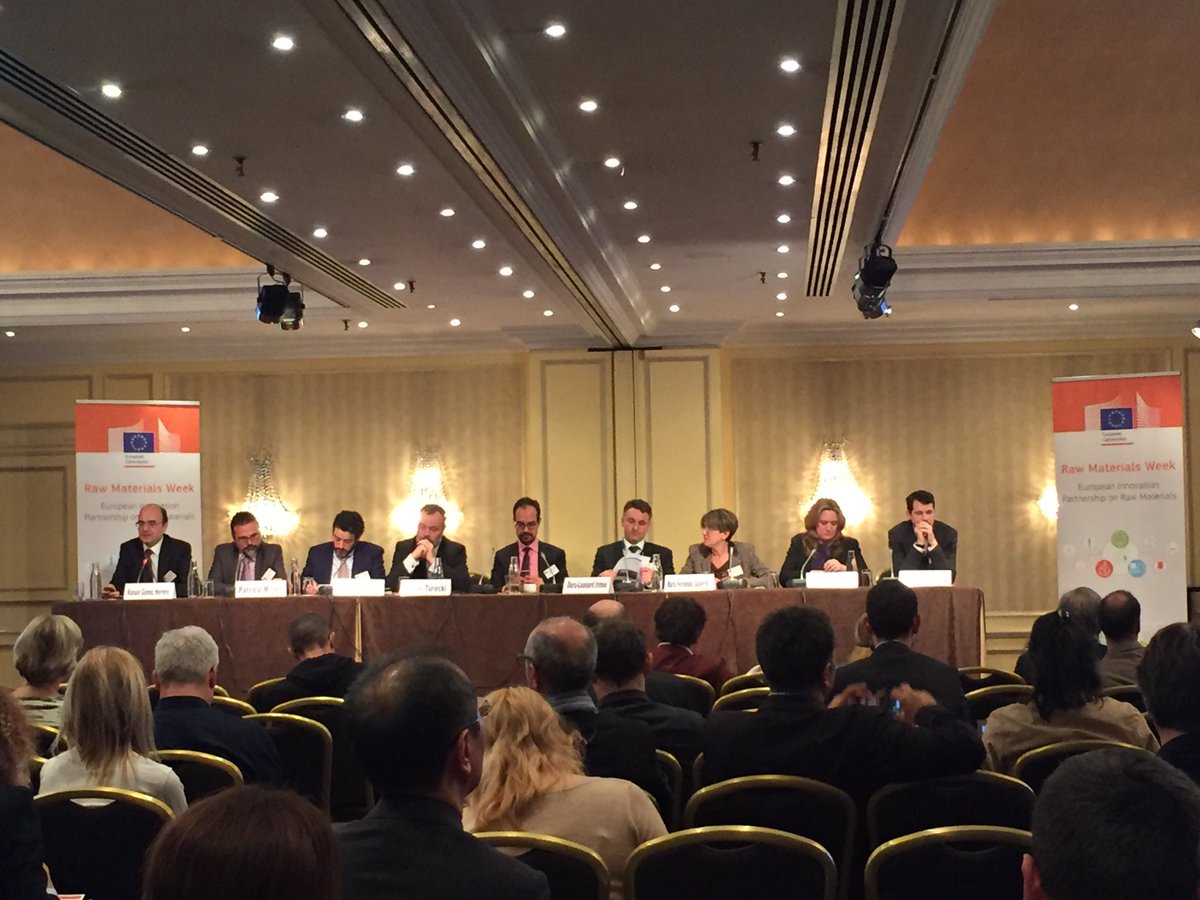 AlRossiRoca's tweet photo. @EU_Growth 
Raw materials topics of #H2020 Work Programme #Horizon2020 #rawmaterialsweek #rawmaterials https://t.co/XCe63rfTVW