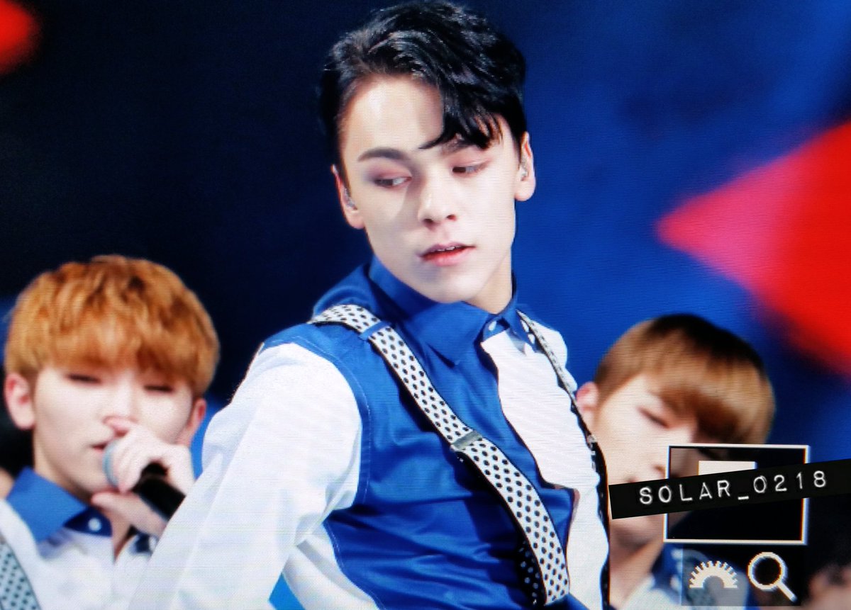 solar_0218's tweet photo. 161130 #버논 #세븐틴 좋아하는 안무포인트🙃💕 https://t.co/rxjnPtAX3O