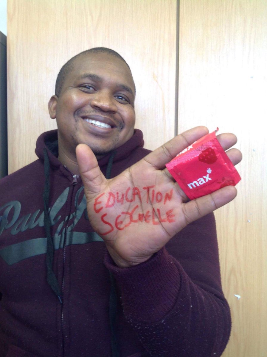 SMU_PHPM's tweet photo. #WorldAIDSDay #01Dec16 #ProTESTHIV #GenEndIt #HIV_AIDS_Awareness https://t.co/aI4nxLXH9U