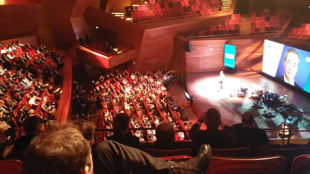 siggahagalin's tweet photo. Nigel Farage ávarpar News Exchange 2016 um framtíð fréttamiðlanna. #newsxchange https://t.co/SfZ7pRjv9v
