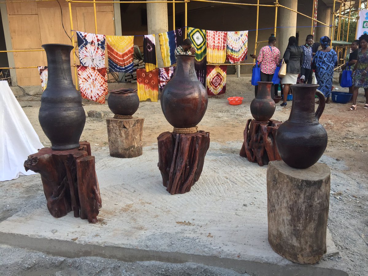 Brit_VisualArts's tweet photo. Yesterday Laura Aldridge unveiled her #UKNGGowomango building wrap & exhibition of pots in Abuja, Nigeria. Read more https://t.co/TF7RaSnrQJ https://t.co/NhoapVMqxR