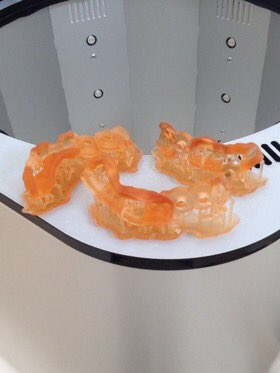 Solidperfil3d's tweet photo. Modelo #bbcure #dental de @meccatronicore perfecto para curados de las resinas SG de @formlabs #sla #Impresion3D #resinas #protesicos https://t.co/3ezpSXf8sN