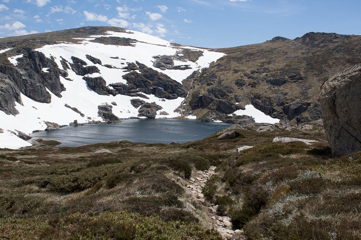 ValhallaLodgeP's tweet photo. Great hike today to Blue Lake.  #explorekosciuszko #stayatvalhalla #springadventure https://t.co/vVRy4HGL9t