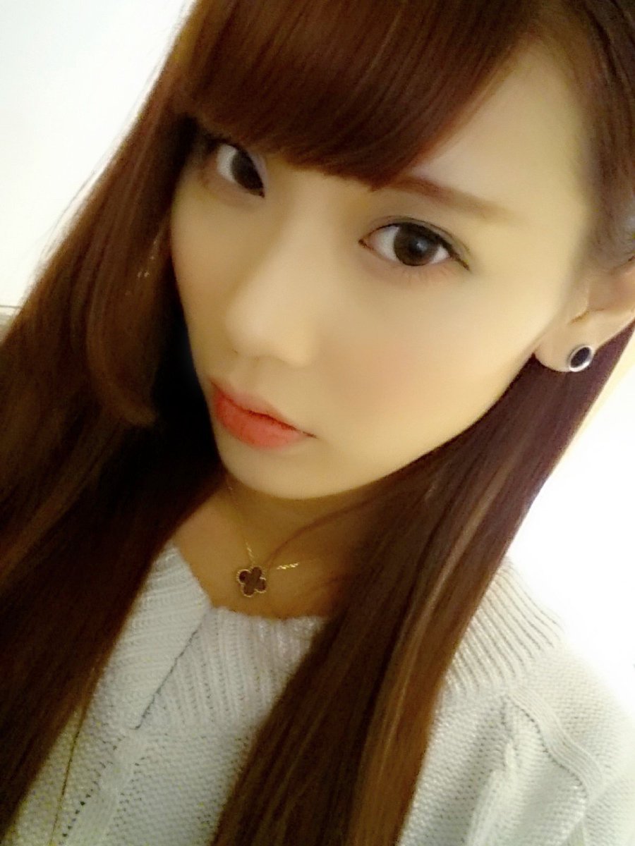 遠山涼音 Na Twitteri いつもの姫カットから耳かけて前髪流してみました 輪郭出すの慣れてなくて落ち着かない 遠山涼音 Na Twitteri いつもの姫カットから耳かけて前髪流してみました 輪郭出すの慣れてなくて落ち着かない