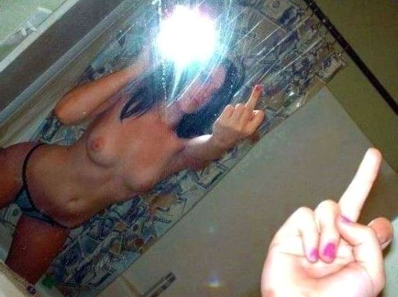 bilaleroglu's tweet image. Hi! I just got out of the shower! Lets chat?😗💛💛💛👏👏😎😎🖐Join 🆓 bit.ly/2fGqLsq