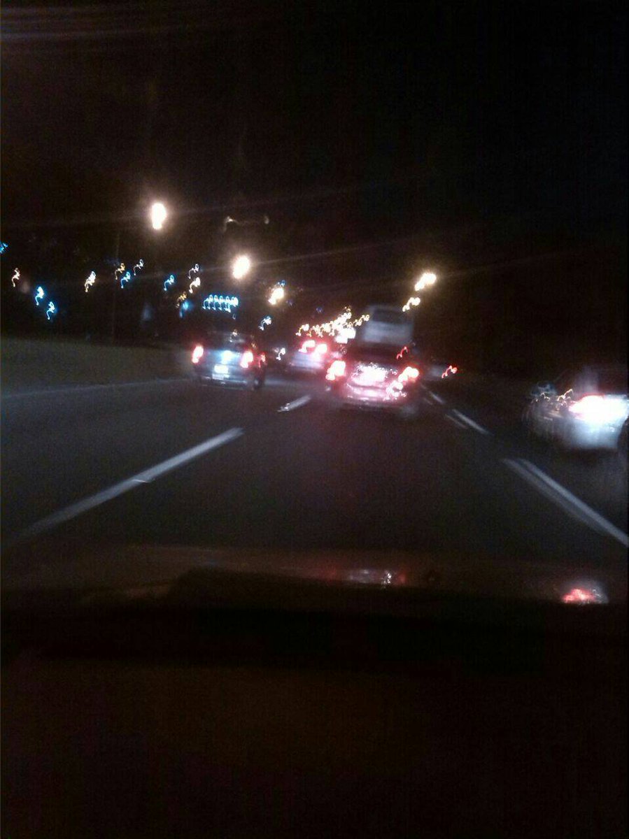 TrafficVial987's tweet photo. #AGMA Vía Caracas sector araguaney 50 km/h 5:55am @trafficMIRANDA @EUtrafico @traficovv https://t.co/PNYSjbkvup