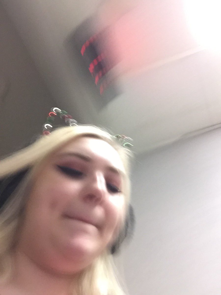 arietisangel's tweet image. laughing because I don't even know how this shit happens😂😂😂😭😭 #badangles camera is like surprise bitch