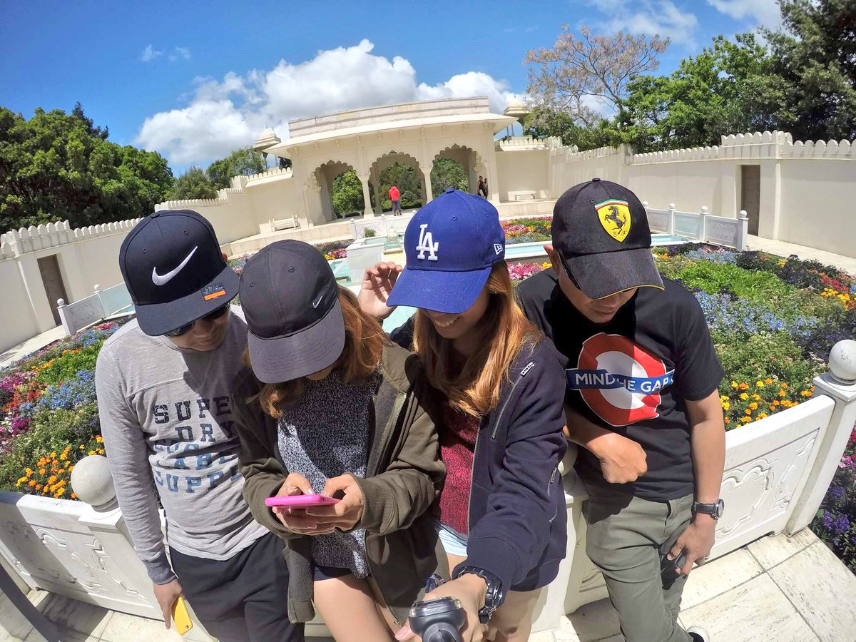 angelasevilla_'s tweet image. Beshie, Sishie, Angie, Boshie #CapGoals