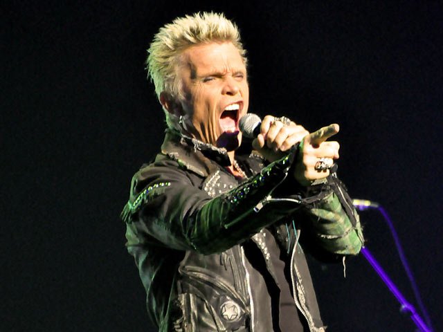 Happy Birthday #BillyIdol! 🎶🎉🎤#RaiRadio7 lo festeggia con un #live speciale registrato per VH1: H12 🎧 bit.ly/RaiRadio7. #AccaddeOggi