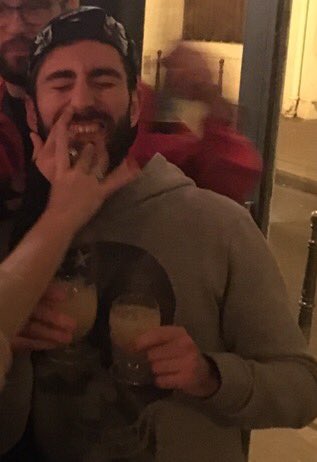 Jpou_Pou's tweet photo. Encore bon anniversaire kikounette @KikiRunsPigalle #whyirunpigalle #mauresque #tatane #assommoir https://t.co/DLY9fXXn8d