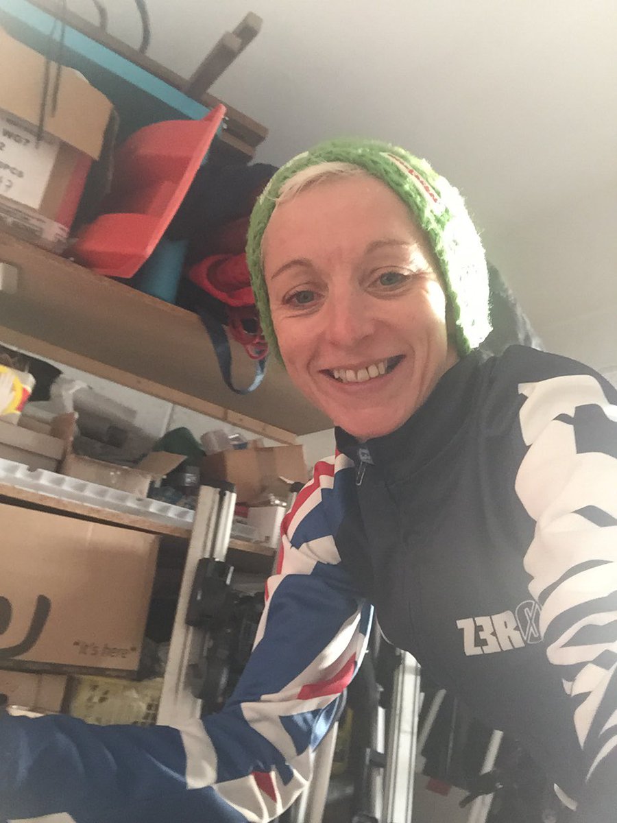 SportsMassageMo's tweet photo. Holy crap it's -5 in the hurt locker!!! #bobblehat #chilly #lovethehurt @trainsharpjon @BodyTherapyCo #bigtrainingday 💜 https://t.co/wyEmnc1SMk