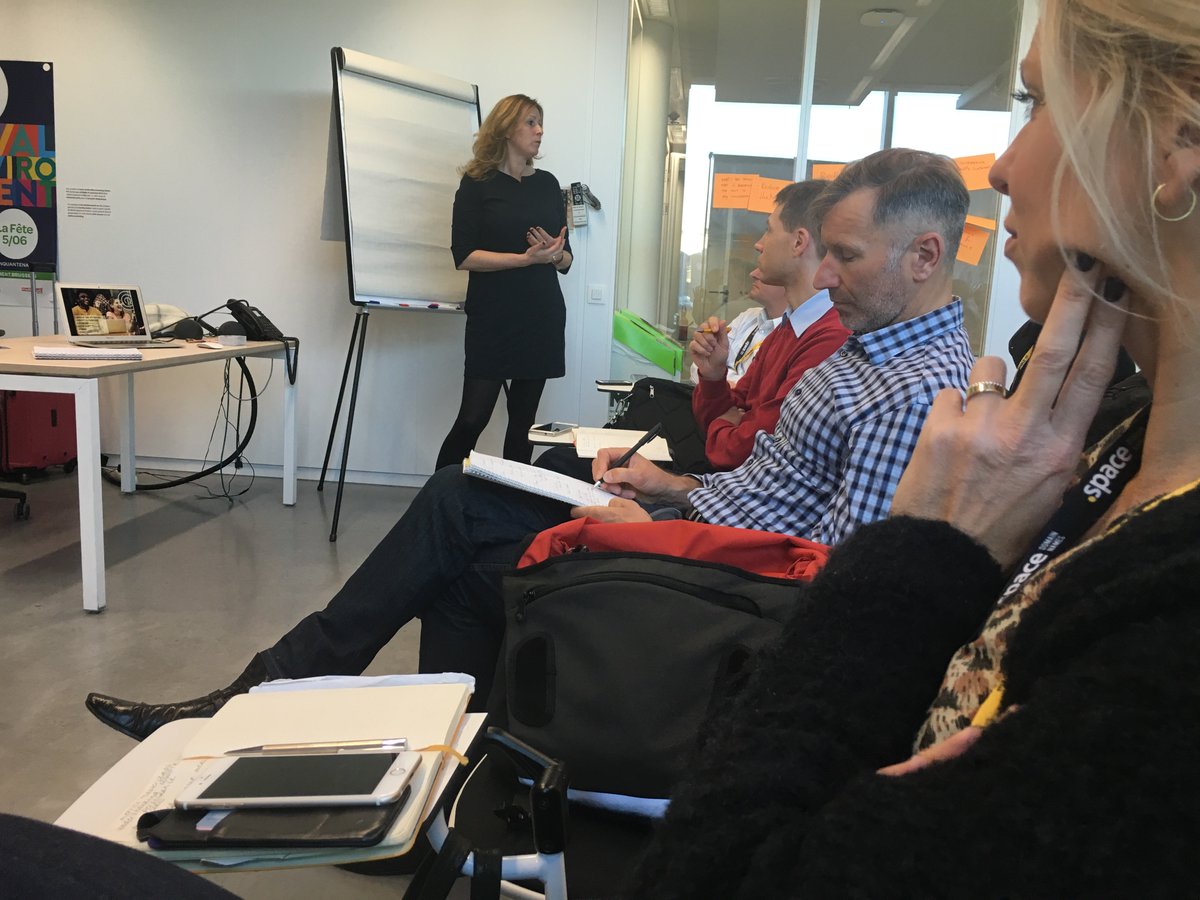 ebrella's tweet photo. Inspiring workshop 'How can your coworking space engage with corporates' by @RosanGompers #CWE16 https://t.co/joh4WAUrKB