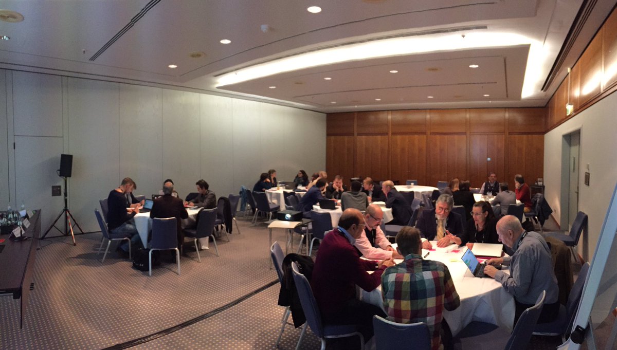 #oeb16 #oer everybody fully engaged #designThinking #oeb16oer