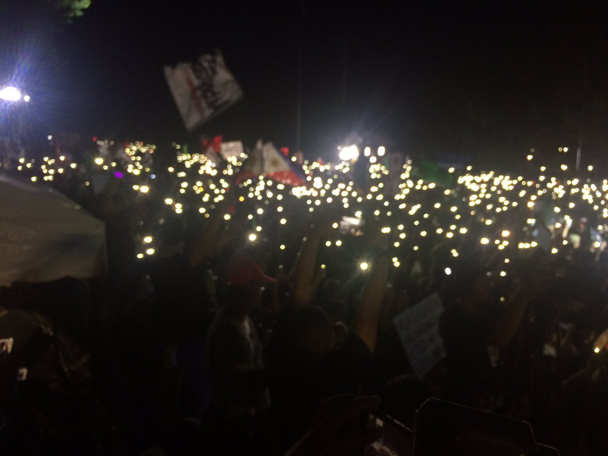 iammarlonramos's tweet photo. hear the people sing!see the people rise up! #MarcosNOTaHero https://t.co/lsMmBFDNWb