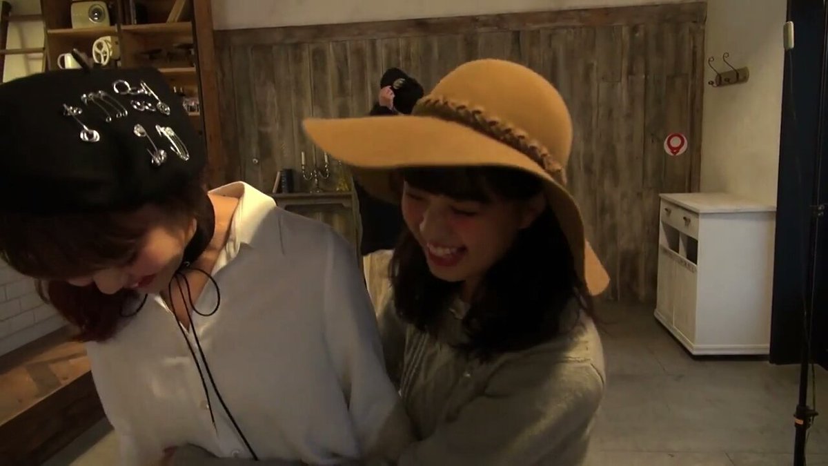 yanderera______'s tweet photo. これ絶対にこるんいやがってるでしょぜったい
かわいそすぎ、
みんなpopteenTVみて！！
のあがにこるんに、媚び売ってるー！！ https://t.co/rhILONuNTd