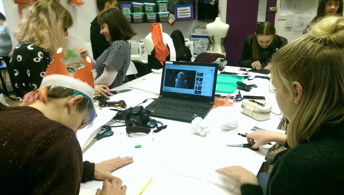 dv8sussex's tweet image. The #Fashion team are learning to #patterncut corsets on mannequins using the moulage technique. There&apos;s some amazingly intricate designs!