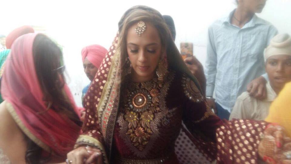 IExpressSports's tweet photo. Yuvraj Singh, Hazel Keech got married today. Boy did they look sublime!

PHOTOS: https://t.co/mXQSVhg6Yk https://t.co/Hj45NuKk6W