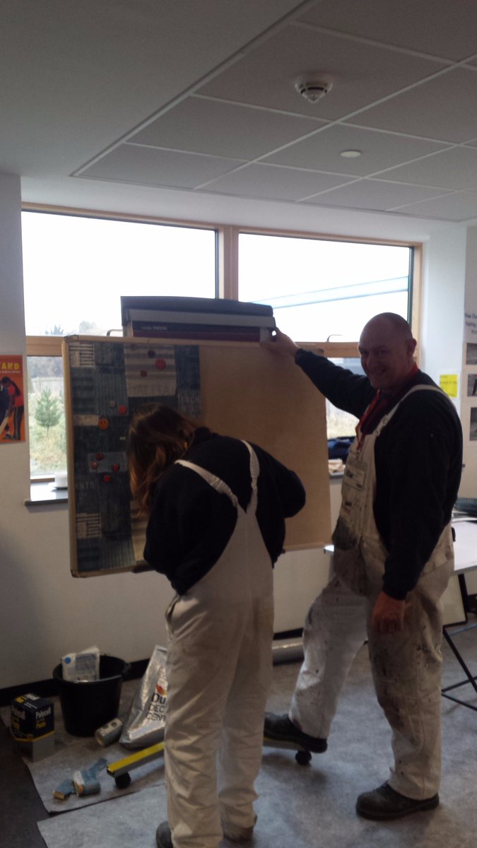 We're at Samuel Laycock sch for #IndustryDay. Pupils are learning about special effects painting &amp; wallpapering from our Technicians.