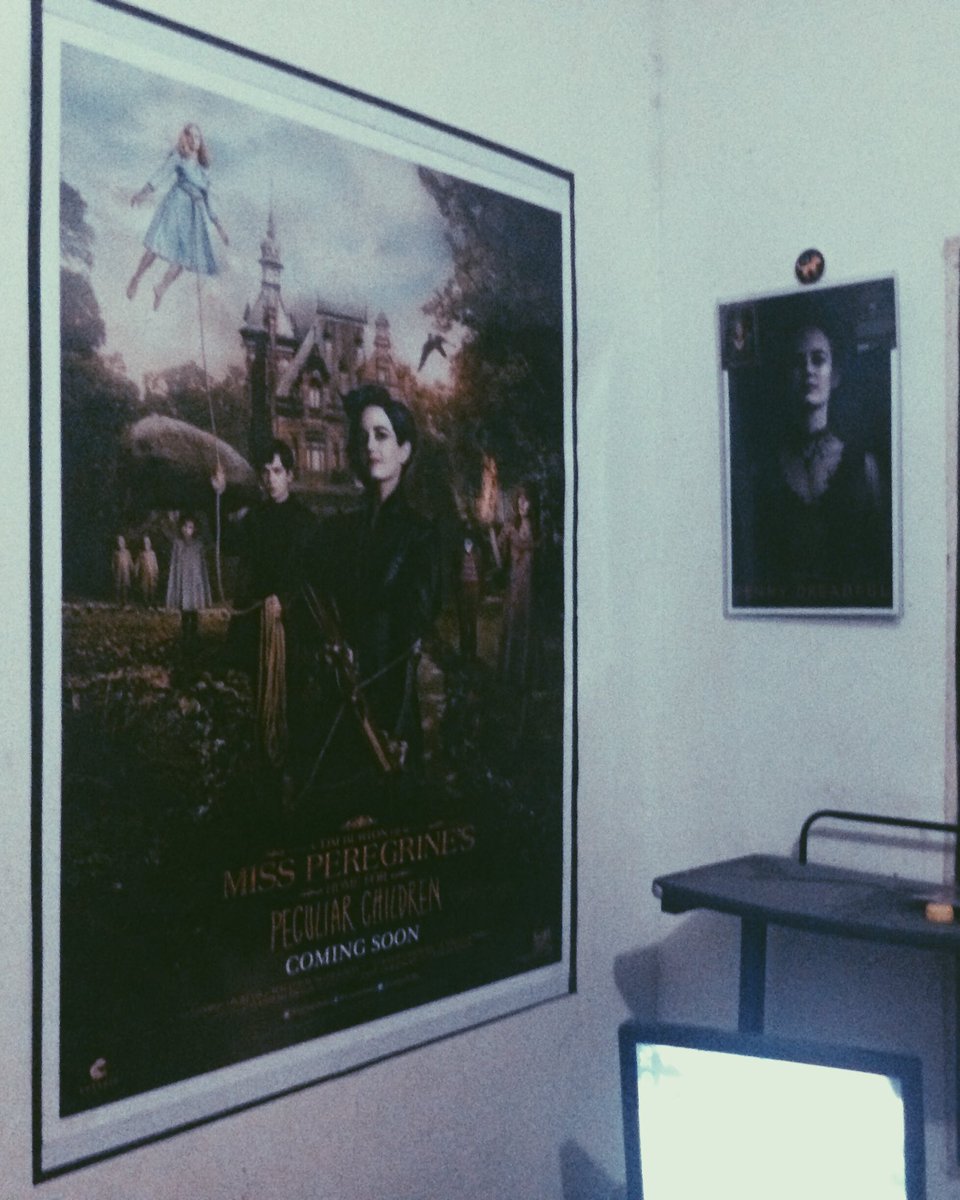 BeaPerrygreen's tweet photo. I dont have much, but its nice to see Eva Green everytime I wake up ☺️ #EvaGreen #MissPeregrine #PennyDreadful https://t.co/X0UlY3J3Gh