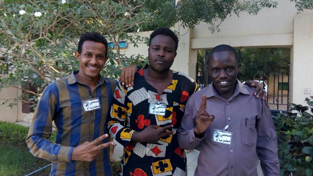 bahaa126's tweet photo. صحفيون سودانيون مضربون عن العمل بسبب مصادرة السلطات الأمنية لخمس صحف والتضييق على الحريات https://t.co/feT9zS1Lzv