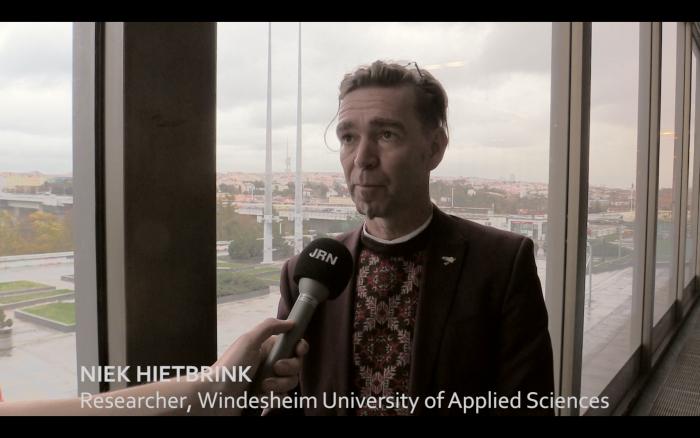 JResearchNews's tweet photo. VIDEO: The decline of local newspapers in the Netherlands. Niek Hietbrink talks about his research. https://t.co/waOa4f7nHC #ECREA2016 https://t.co/9F2jlDCS8s