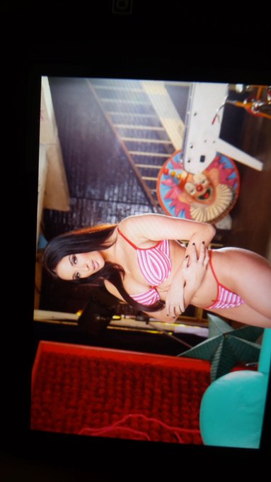2 pic. Sneaky peek of my shooting today by   @ChrisRocksxxx for @Brazzers https://t.co/jolRARLqDv