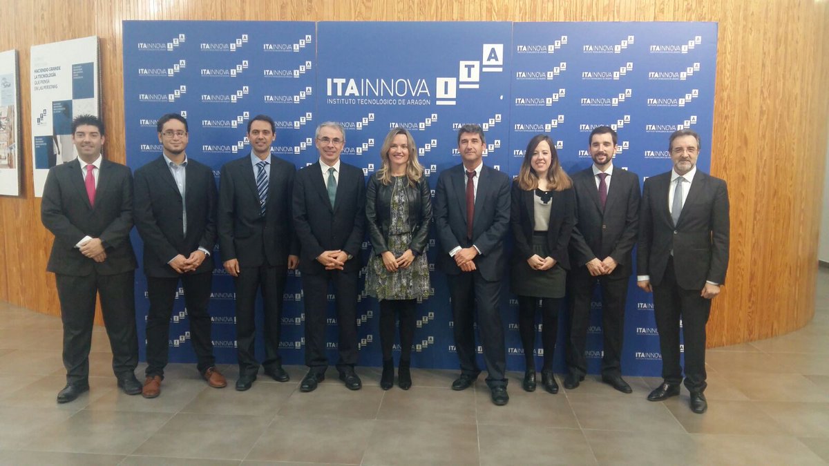 GobAragon's tweet photo. 60 empresas se dan cita en #ROB4ALL2016 en @ITAINNOVA para hablar de robótica: "Revolución en marcha" @Pilar_Alegria #InnovaAragón https://t.co/8XNVwAM2FW