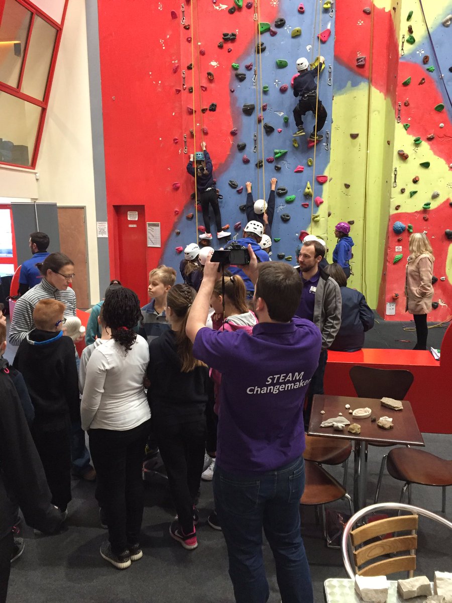 STEMatUN's tweet photo. Pinnacle STEAM all about science tech engineering arts &amp; maths inspiring students to learn @UniNorthants @AspireNorthants @thepinnaclewall https://t.co/gsATwVqgIw
