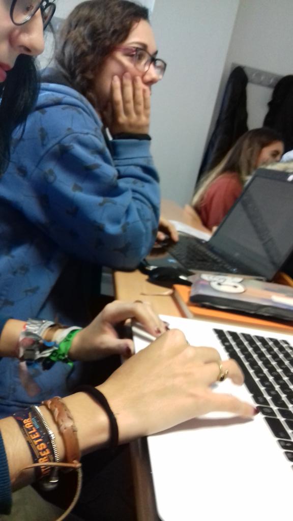 PedagogyLimit's tweet photo. ¡ Con ganas a por el reto 2! #Reton2 #Stenhouse #granjeroojardinero #lasociedaddelatrasparencia https://t.co/VB9ZbWF13c