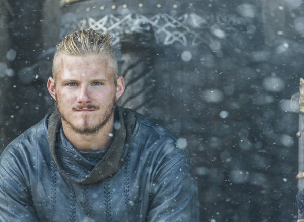 TFOAErol's tweet photo. ♜ SE BUSCA ♜
➤ Thela.
➤ Líder germano.
➤FC SUGERIDO: Alexander Ludwig.
➤Historia https://t.co/hE5tpqxeji https://t.co/lmPtKRja7M