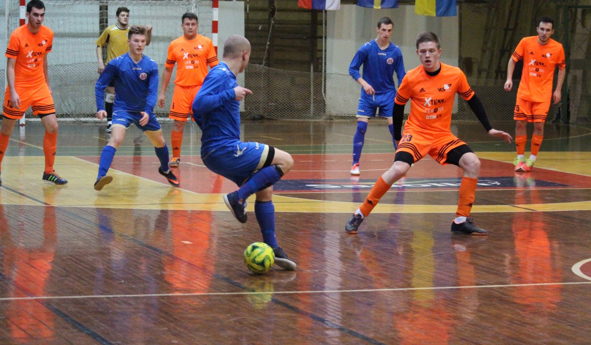 Divas komandas Rīgas telpu futbola čempionāta Izaicinājuma līgā pārsniedz 30 punktu robežu bit.ly/2gUTvzx