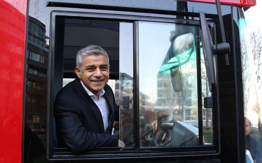 CityAM's tweet photo. Sadiq Khan unveils London's first hydrogen double-decker bus https://t.co/Snv5CWATi7 https://t.co/ILbw2aYg6D