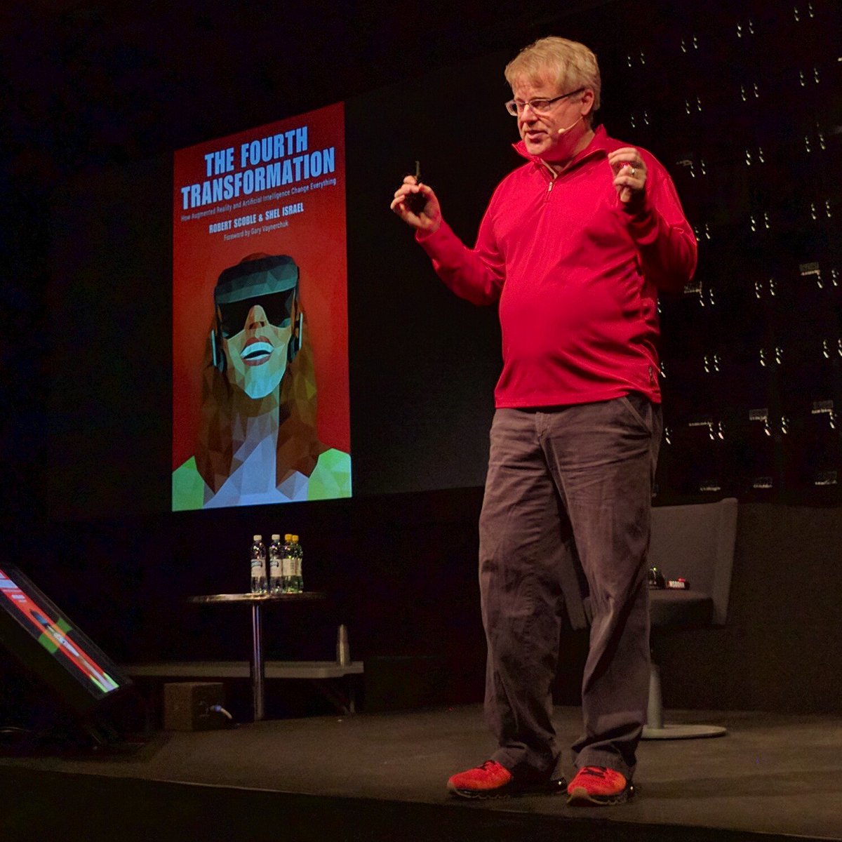 bertierluyt's tweet photo. Introducing @SlushHQ VR & AR panel Robert @Scobleizer 'if you're not in this yet, you are behind' while snapping ;) #4thtransformation https://t.co/JJrBGXdWfn