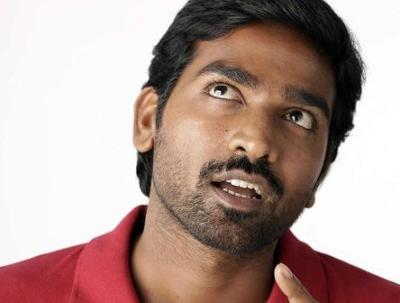 cloudtalkies's tweet photo. #4YearsofNKPK #NaduvulaKonjamPakkathaKaanom expressions of #MakkalSelvan #VijaySethupathi #Paa #Ennachu #Epic fun! movements of #TamilCinema https://t.co/mcgAtb3Ft5