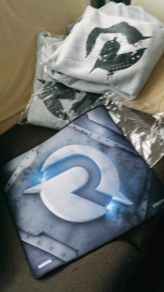 EricBrull's tweet photo. @AquilesRYMG y yo ya tenemos nuestra compra de #blackfriday en @Origengg . Go Origen! @xPekeLoL https://t.co/2Hkbkq8H6k