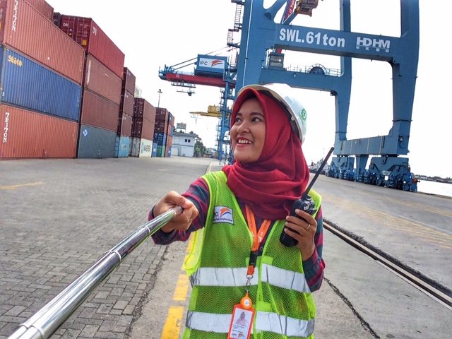 arinadiah's tweet photo. Berkarya untuk Bangsa !
CINTA IPC untuk NEGERI !

Lokasi : PT Pelabuhan Indonesia II Cabang Palembang

@indonesiaport 

#IPC24 
#PortSelfie https://t.co/nOgTTSfBBm