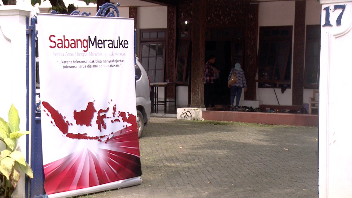 15mins_metrotv's tweet photo. Tak hanya @ToleRun2016, semangat toleransi juga dijalankan oleh @SabangMeraukeID yang digagas oleh @ayu_kartikadewi. #PromotorToleransi https://t.co/XbGjGu9syC
