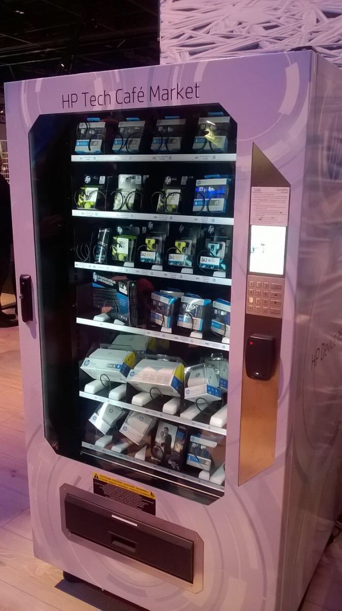 ElaineAtDTP's tweet photo. Now THIS enables self-service fulfilment as part of #DeviceAsAService! Consumption based procurement at its best. #HPEDiscover https://t.co/1X2X77bybt