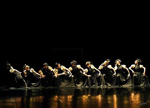 KulturaGovAL's tweet photo. "Monger" një kërcim bindës, përfshirës, goditës dhe inovator në datë 3 dhe 4 Dhjetor, ora 19.00 në TKOBAP. Mos Mungoni! #EjaNeOpera https://t.co/kVfq6EZZgu