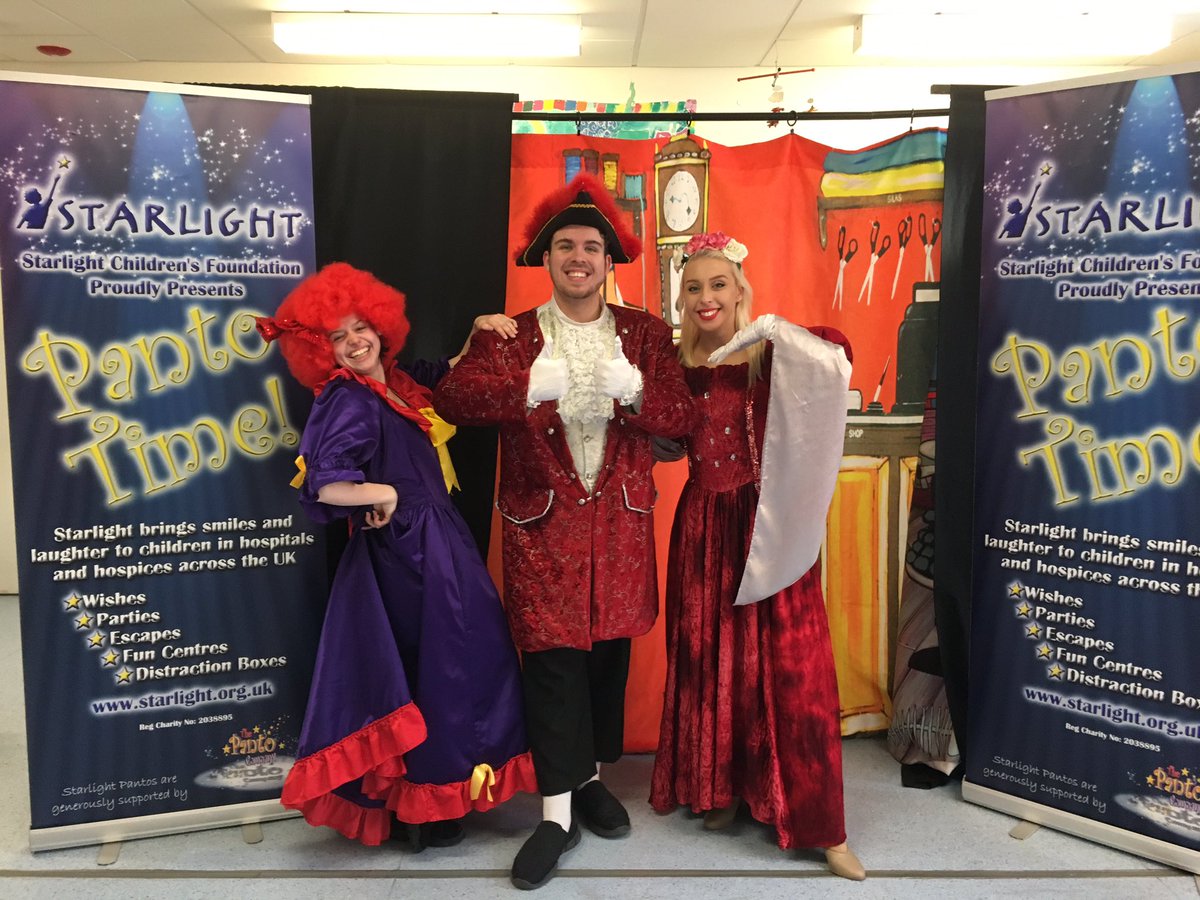Dick Whittington Pantomime performed to the children on Bramble  Ward @RDEhospital this morning! Thank you @starlight_uk #starlightpantotour