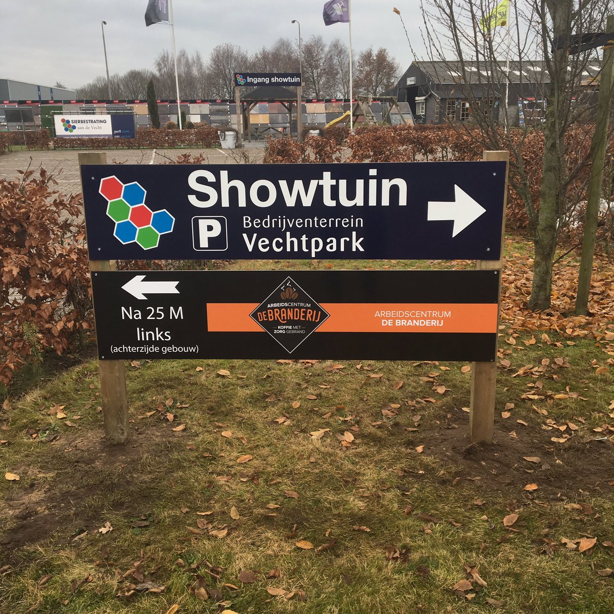 Vandaag nieuwe #bewegwijzering geplaatst op het <a href="/VechtparkBT/">@VechtparkBT</a> voor AC de #branderij, "Koffie met Zorg gebrand" i.s.m. <a href="/DecomarReclame/">Decomar Reclame</a> !