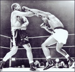 BikuzBoxing's tweet image. 60yrs ago Nov 30,
Floyd Patterson KO Archie Moore in 5rds 
To become the youngest heavyweight champion in history at that time.
