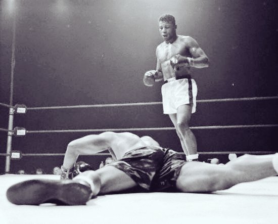BikuzBoxing's tweet image. 60yrs ago Nov 30,
Floyd Patterson KO Archie Moore in 5rds 
To become the youngest heavyweight champion in history at that time.
