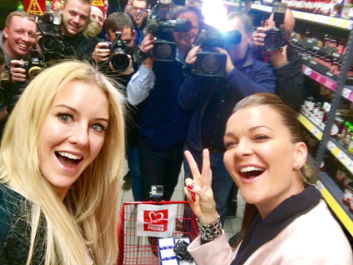 AGNIESZKA & URSZULA RADWANSKA CygqDhBXAAAevwd