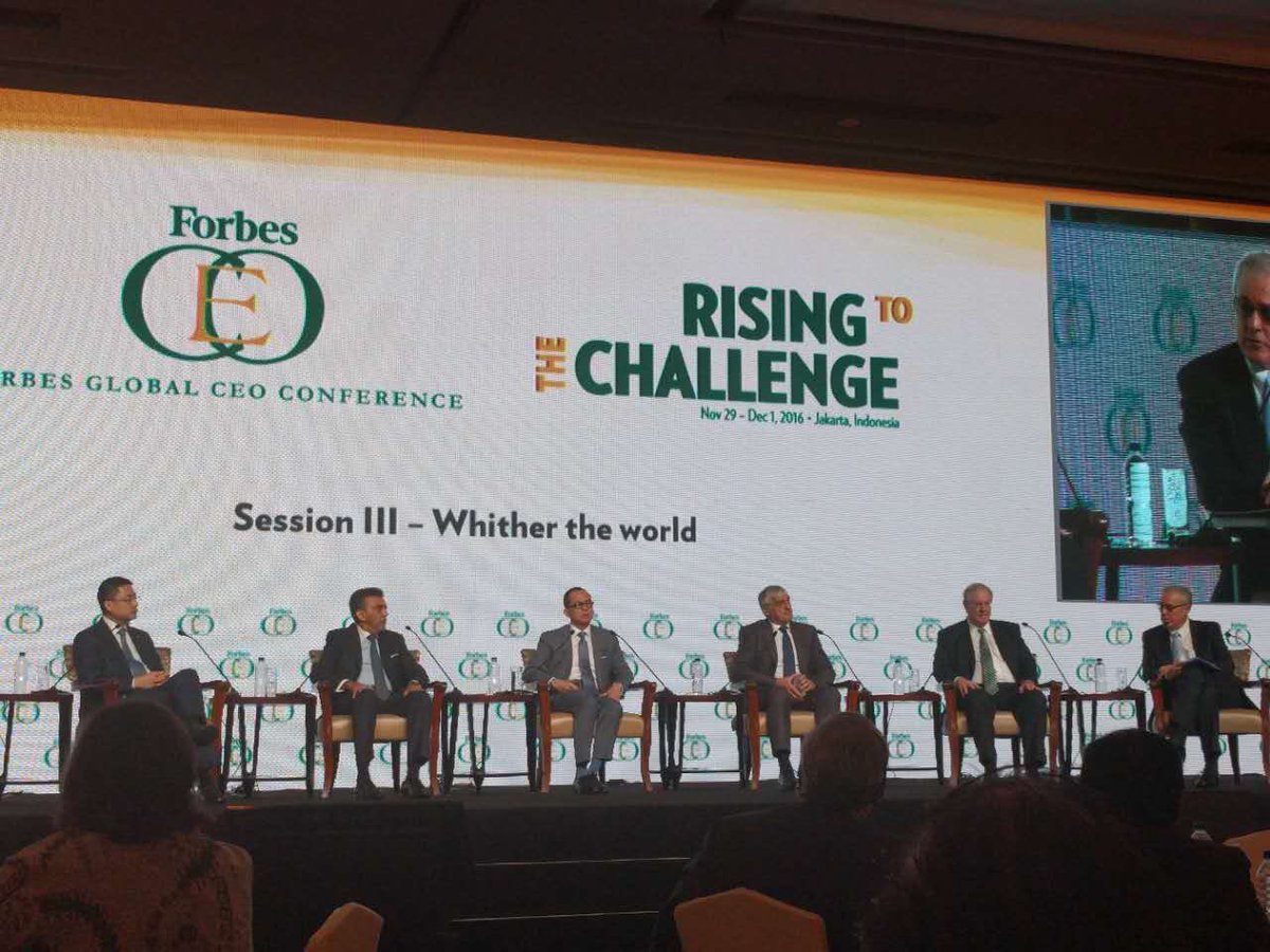 EricLSchmidt1's tweet photo. Day 1 wrap up: optimistic on US &amp; Asia, x Europe. And good one @SteveForbesCEO "Trumpenomics - Growth with entertainment." #ForbesGlobalCEO https://t.co/Gp6aLaOQXT