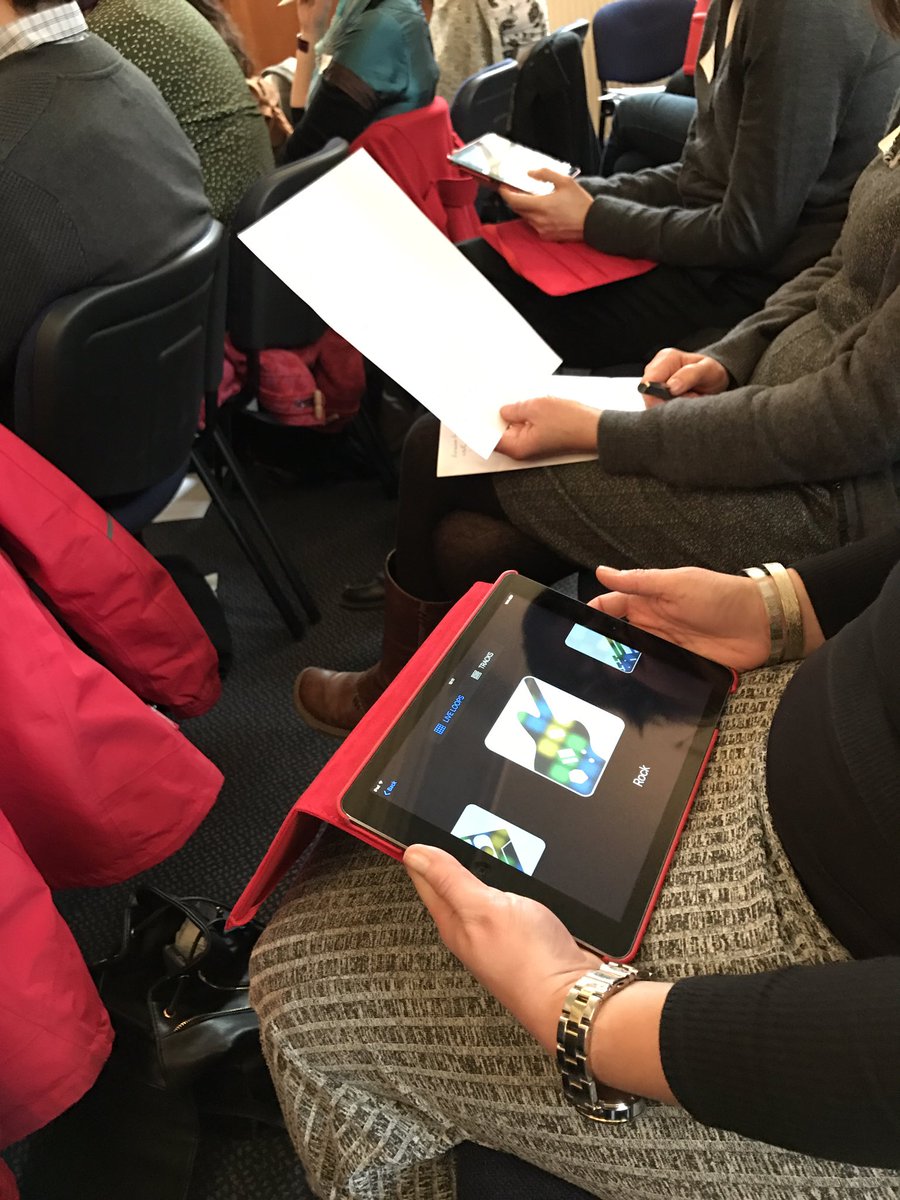 lookwhatjendid's tweet photo. Having an absolutely ball exploring, learning and creating with iPads at @CALLScotland #ipadcreativity https://t.co/wmgrhFRyAV